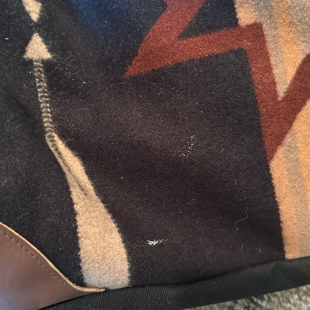 Pendleton Aztec Whool Duffle Bag - image 4